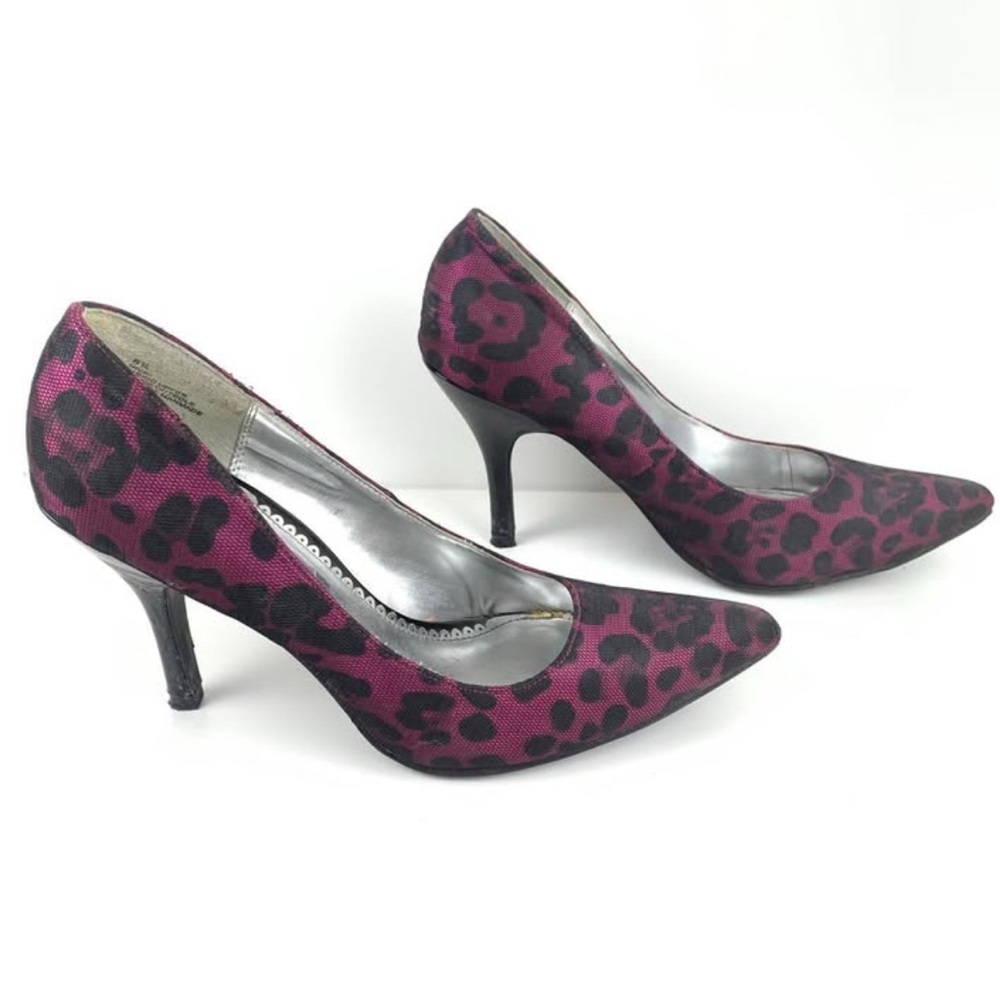 Rampage Purple & black cheetah print closed toed 3.75” heel in size 8.5